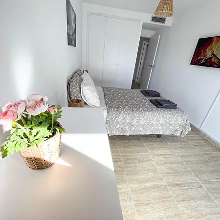 Apartment Black Style